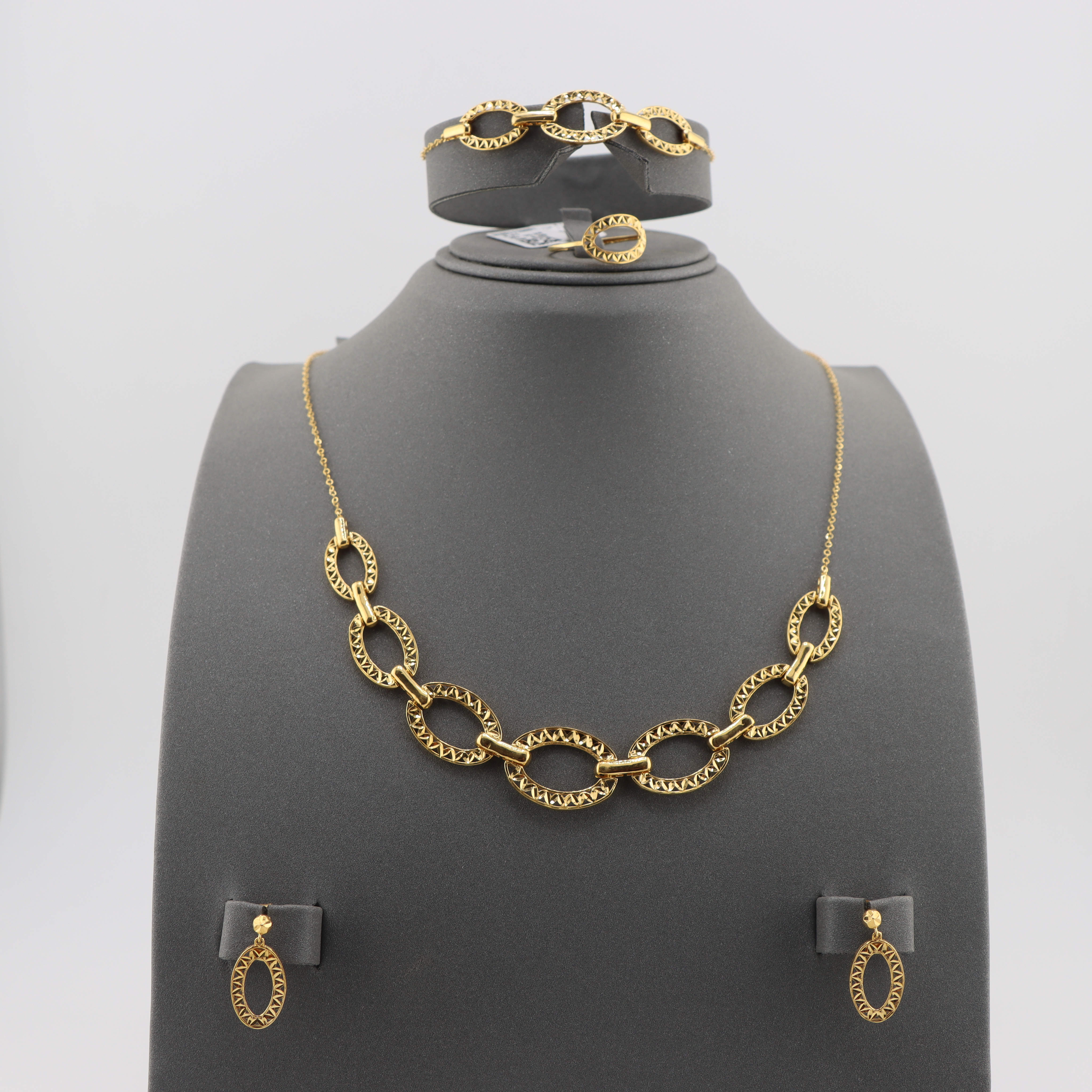 تعليقة ذهب عيار 21