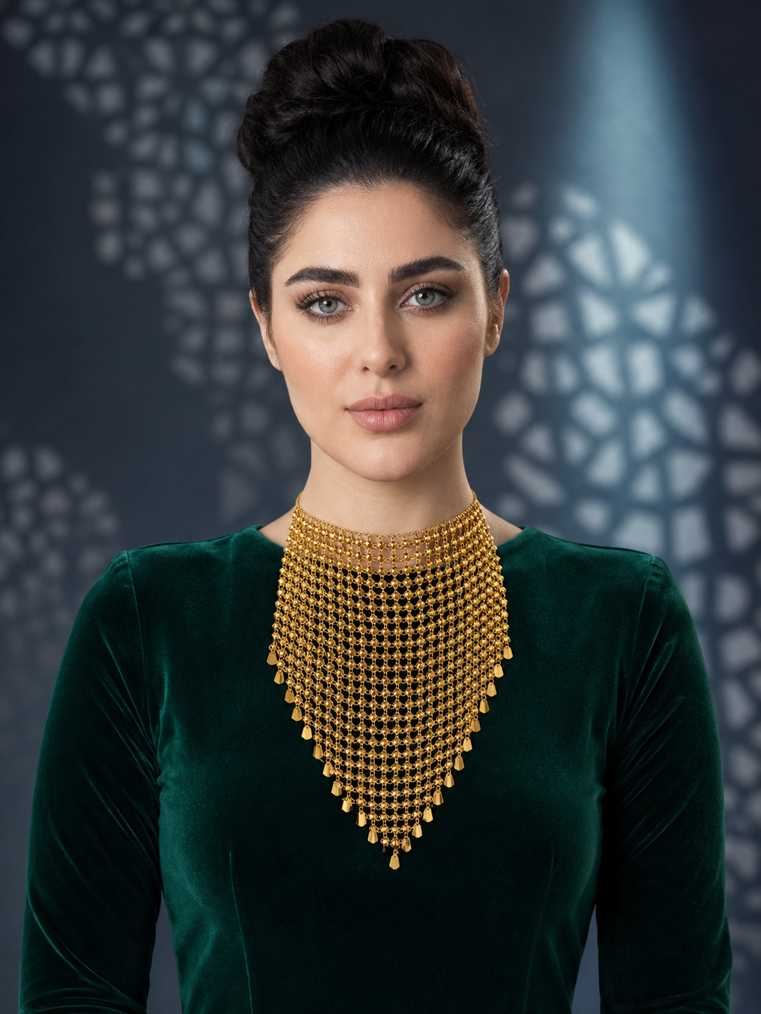21-karat gold choker, weight 17.8 grams