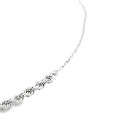 سوارة ذهب بتصميم ناعم ولمسة براقة