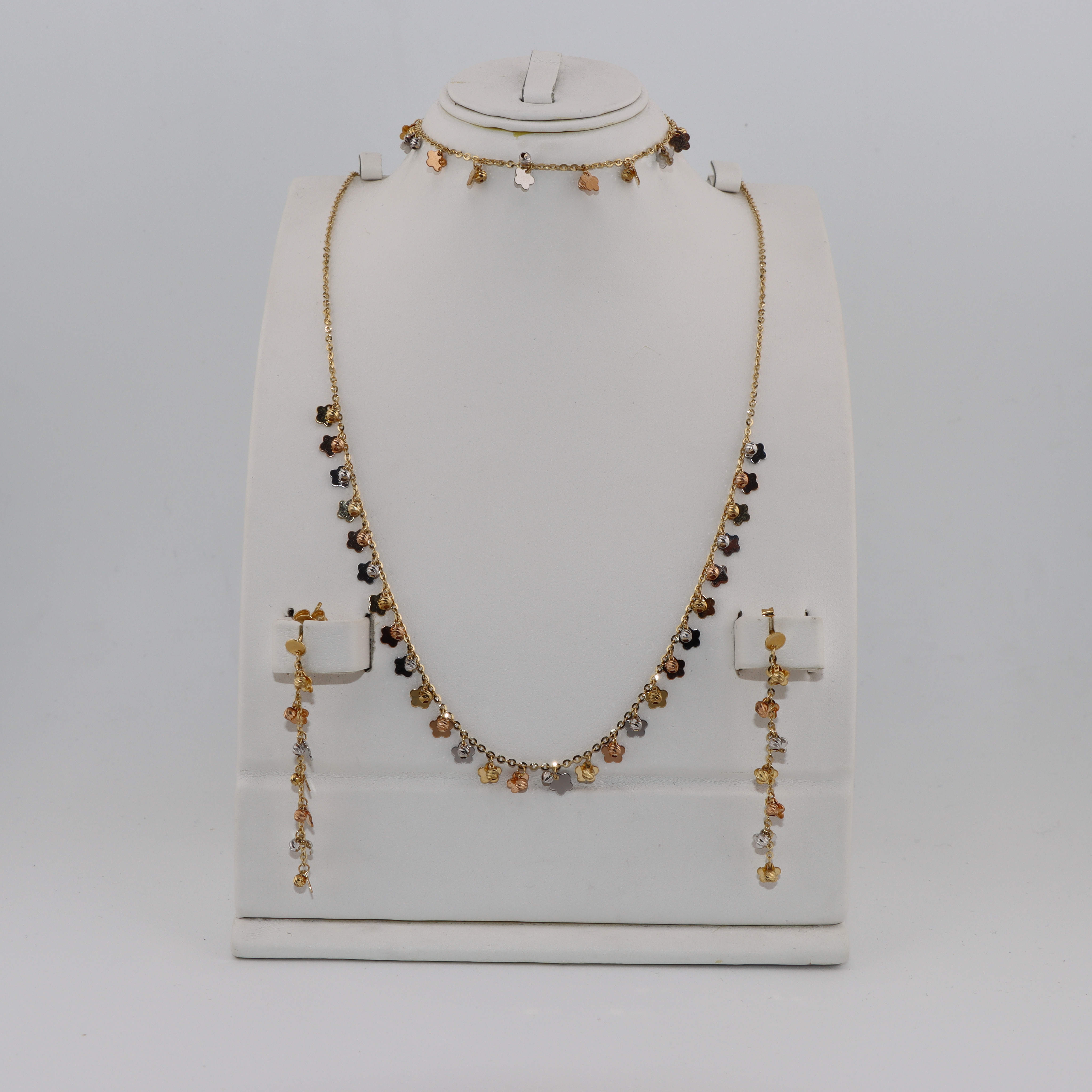 طقم ذهب عيار 18