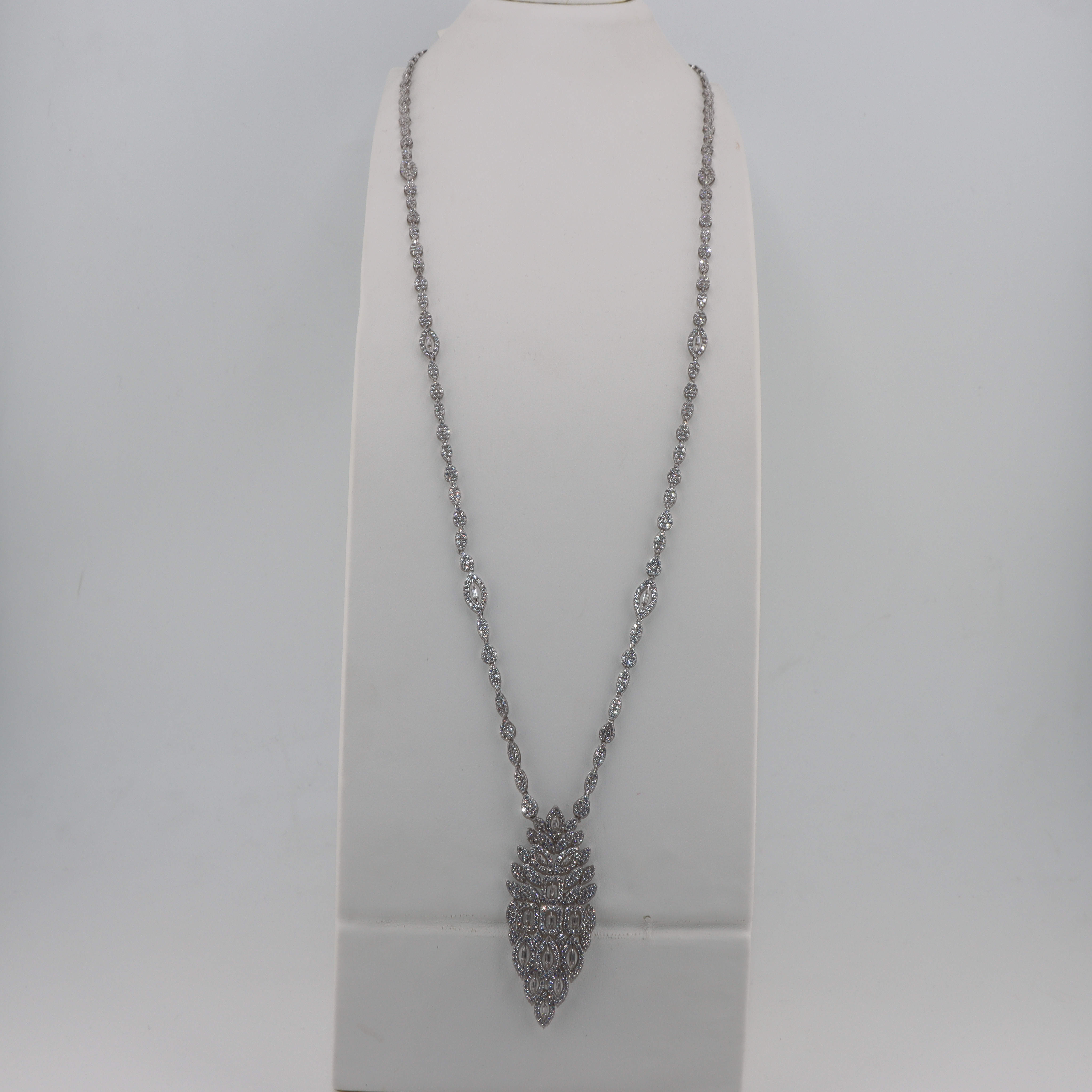 عقد ذهب أبيض 18