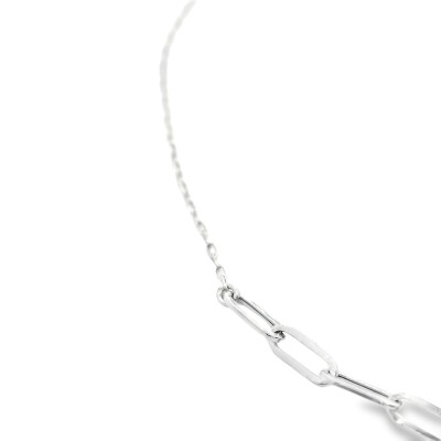 أسوارة ذهب بتصميم ناعم ولمسة فاخرة