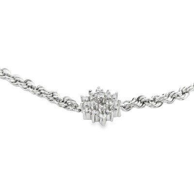 سوارة ذهب بتصميم ناعم ولمسة براقة