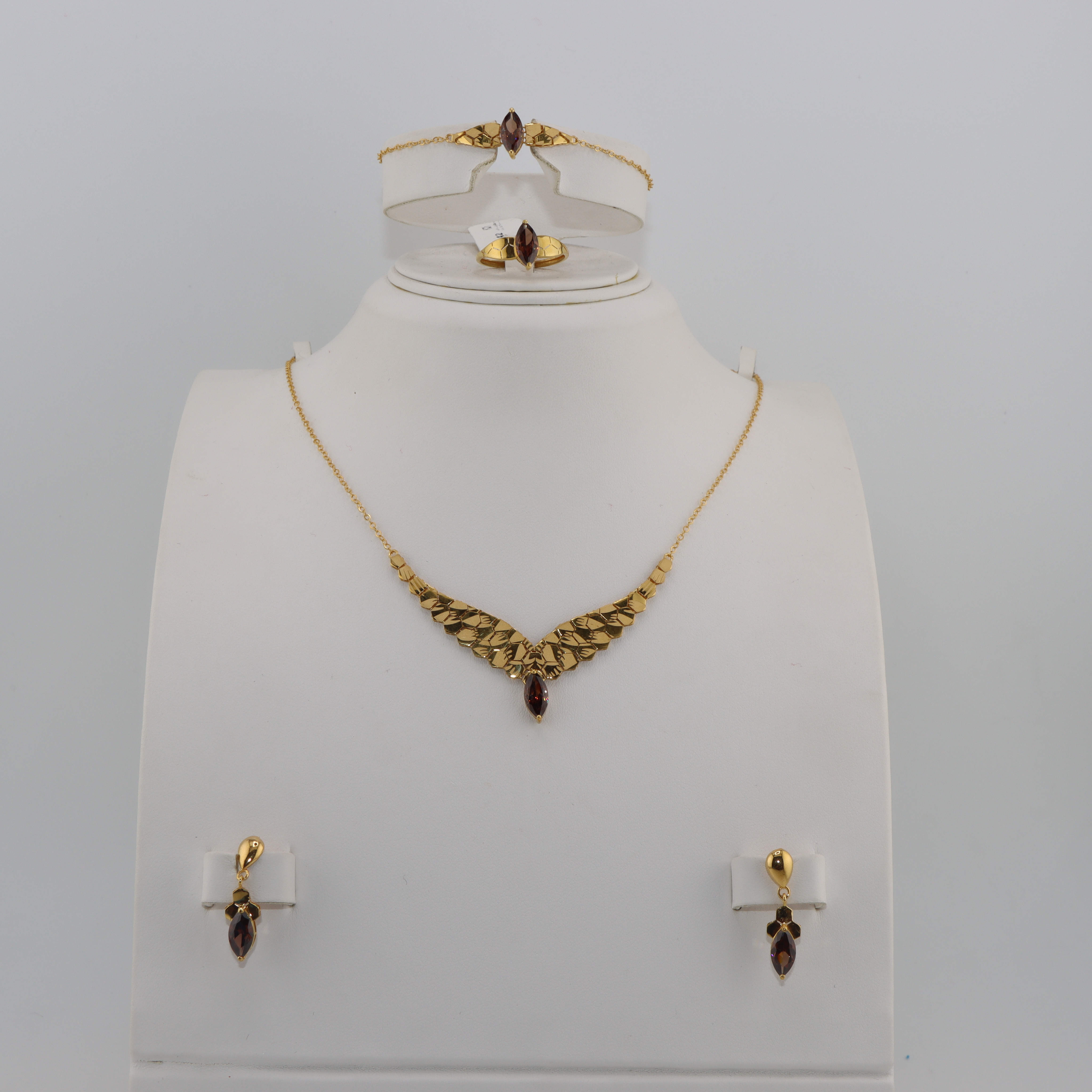 طقم ذهب عيار 21