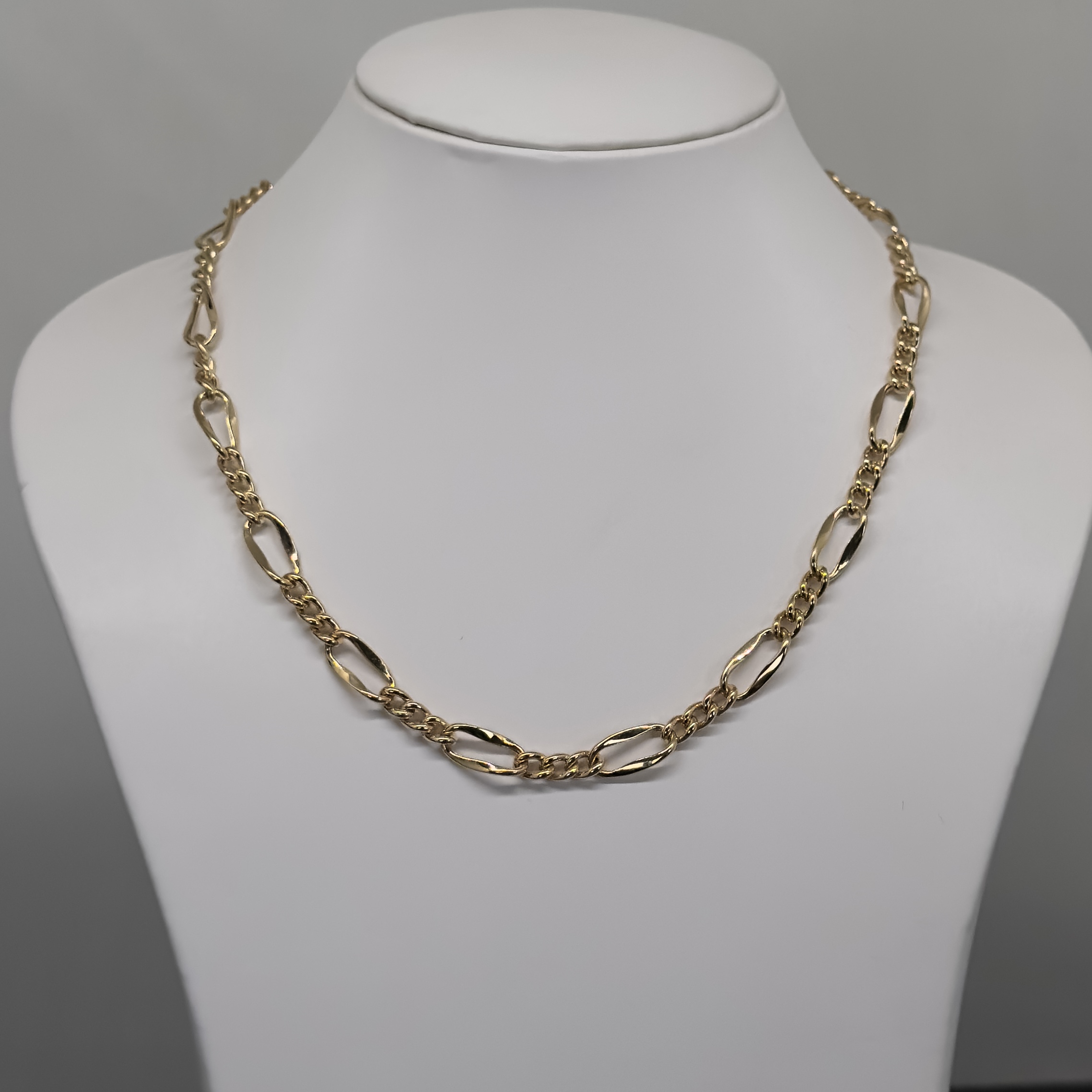 عقد جنزير ذهب