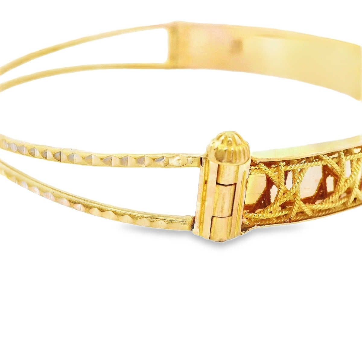 خاتم و سوارة واقفة ذهب بتصميم زخرفي فاخر