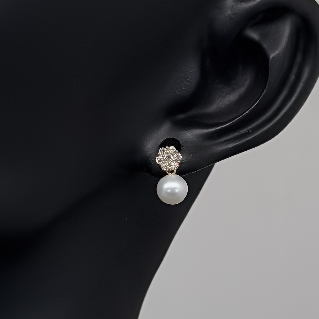 أُنثى – حلق وردة الذهب واللؤلؤ الناعم