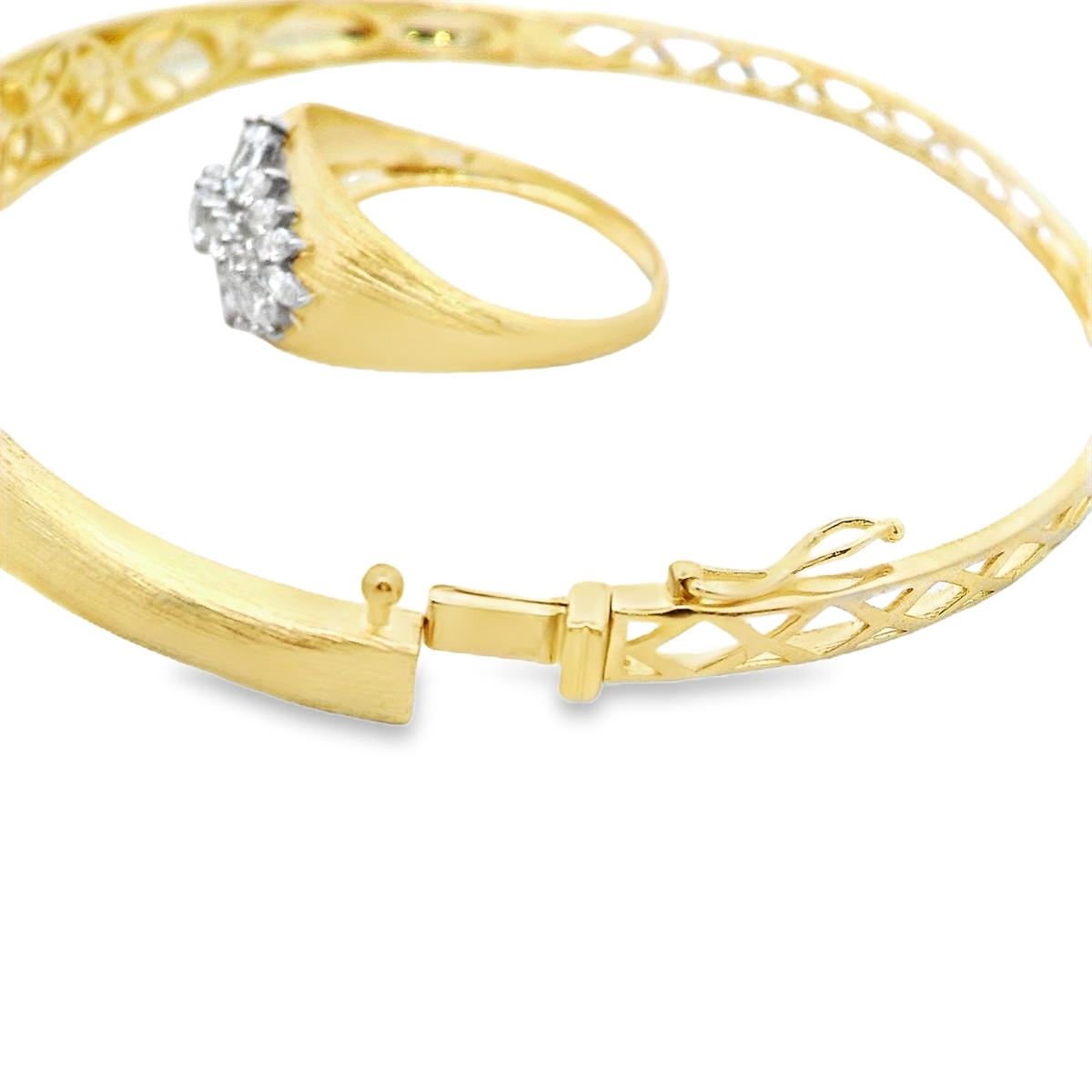 خاتم ذهب و سوارة ذهب