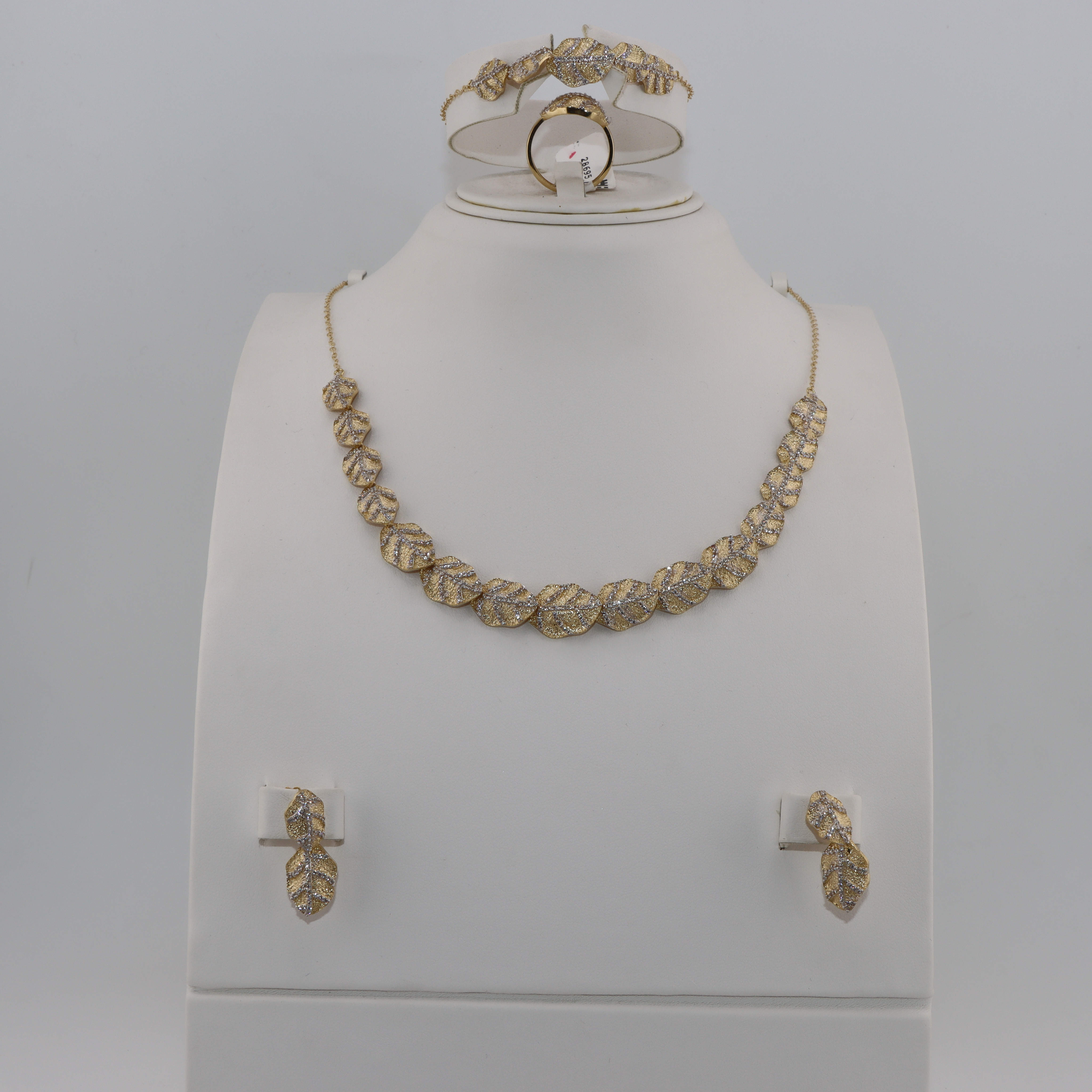 طقم ذهب 18 قيراط