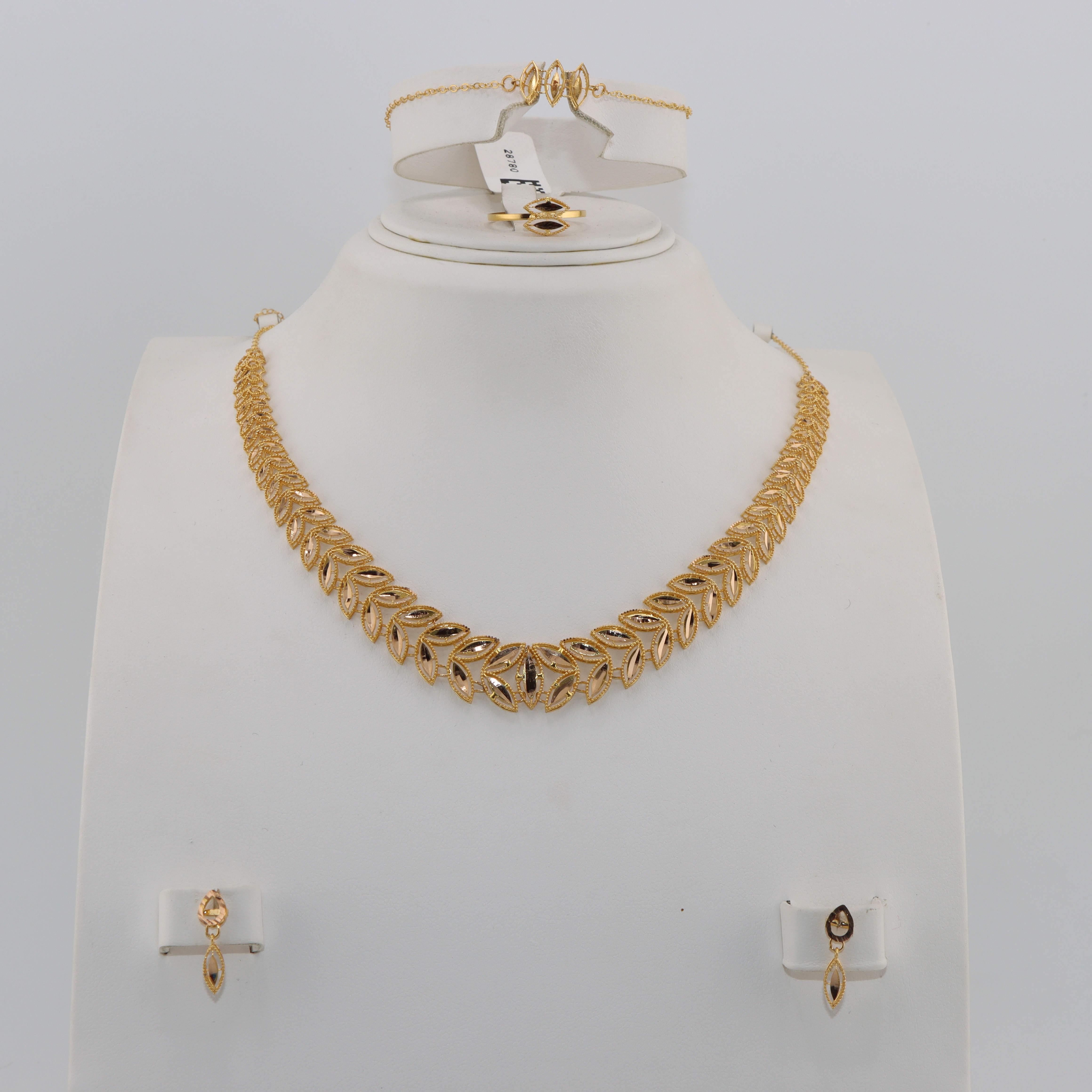 طقم ذهب عيار 21