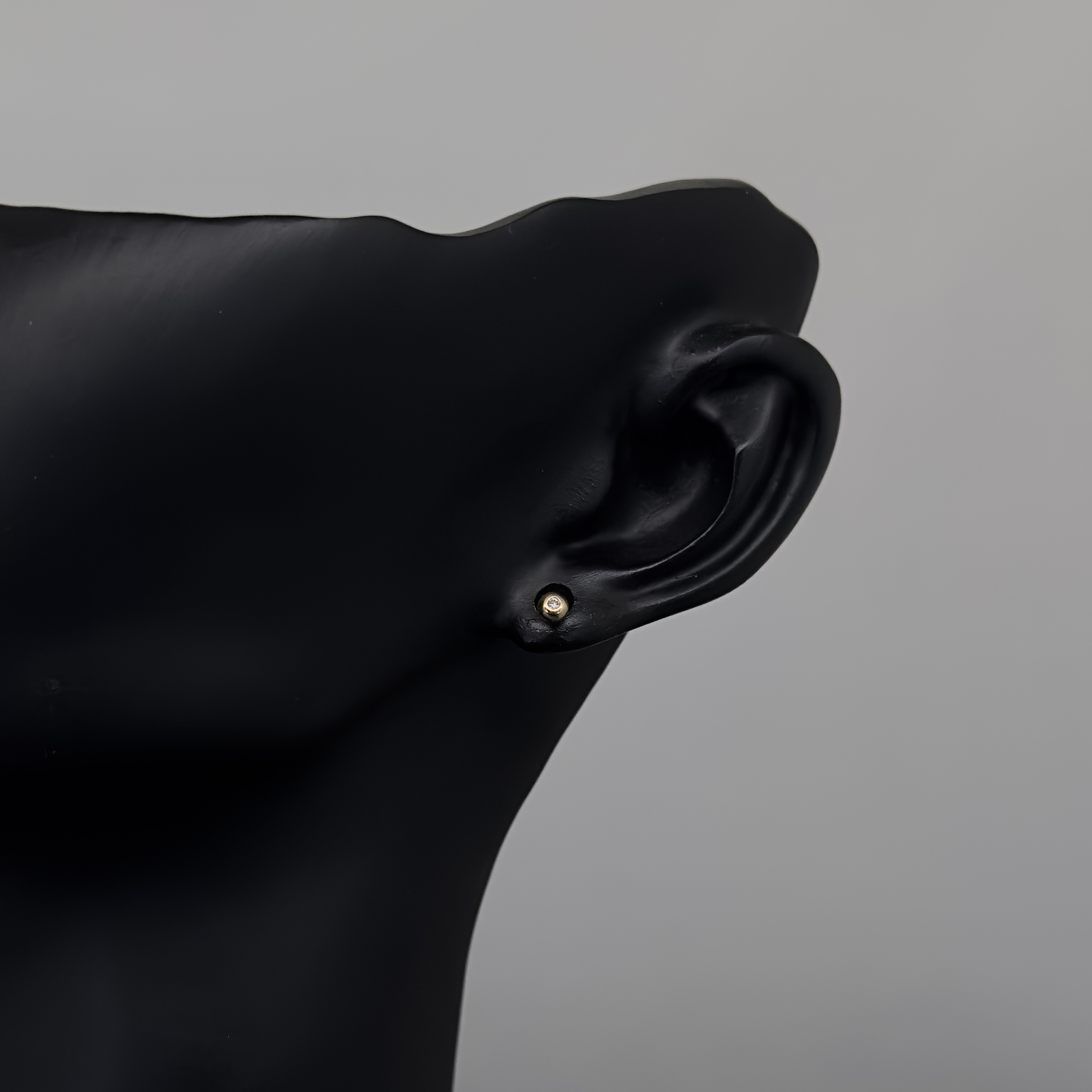 حلق ذهب طبي