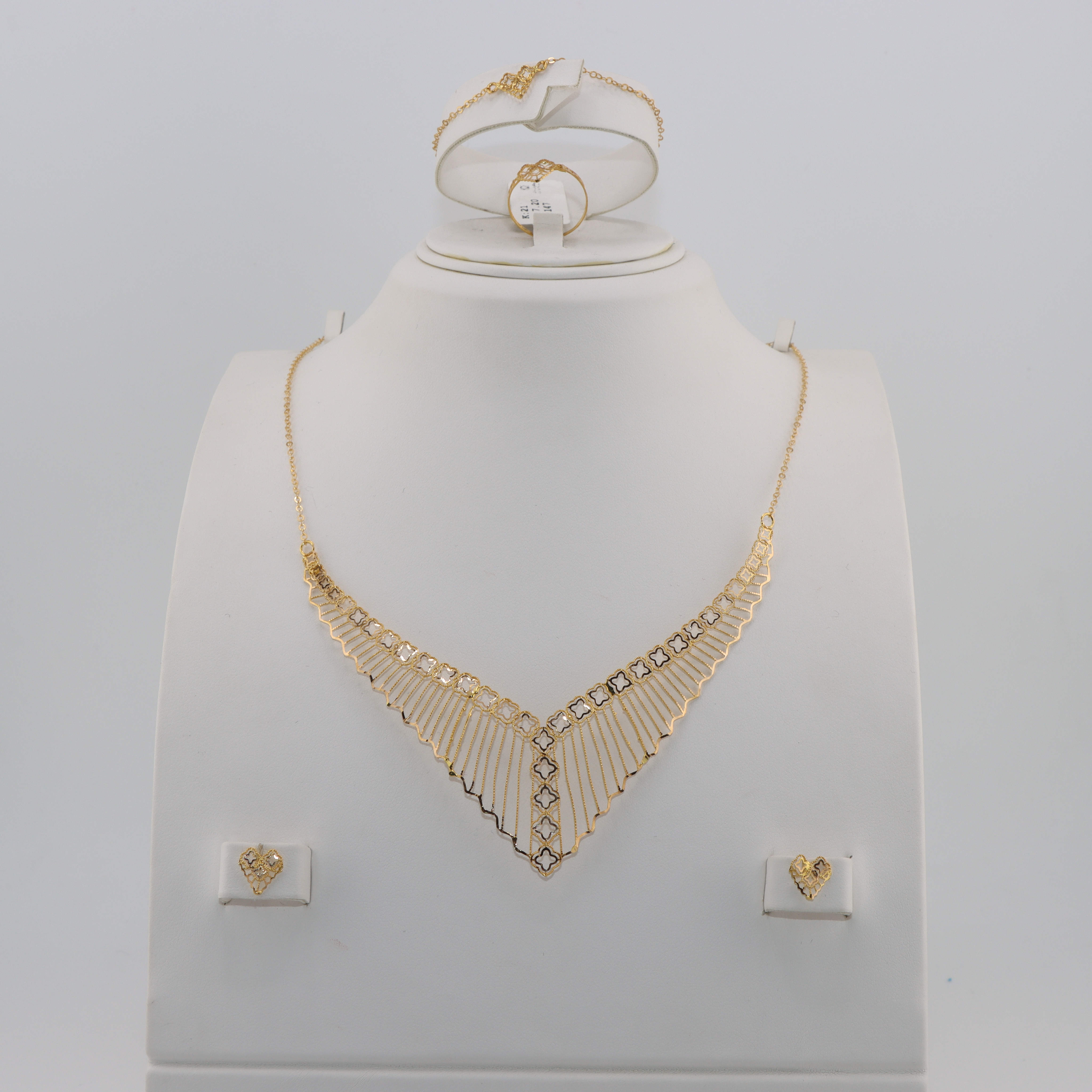 طقم ذهب عيار 21