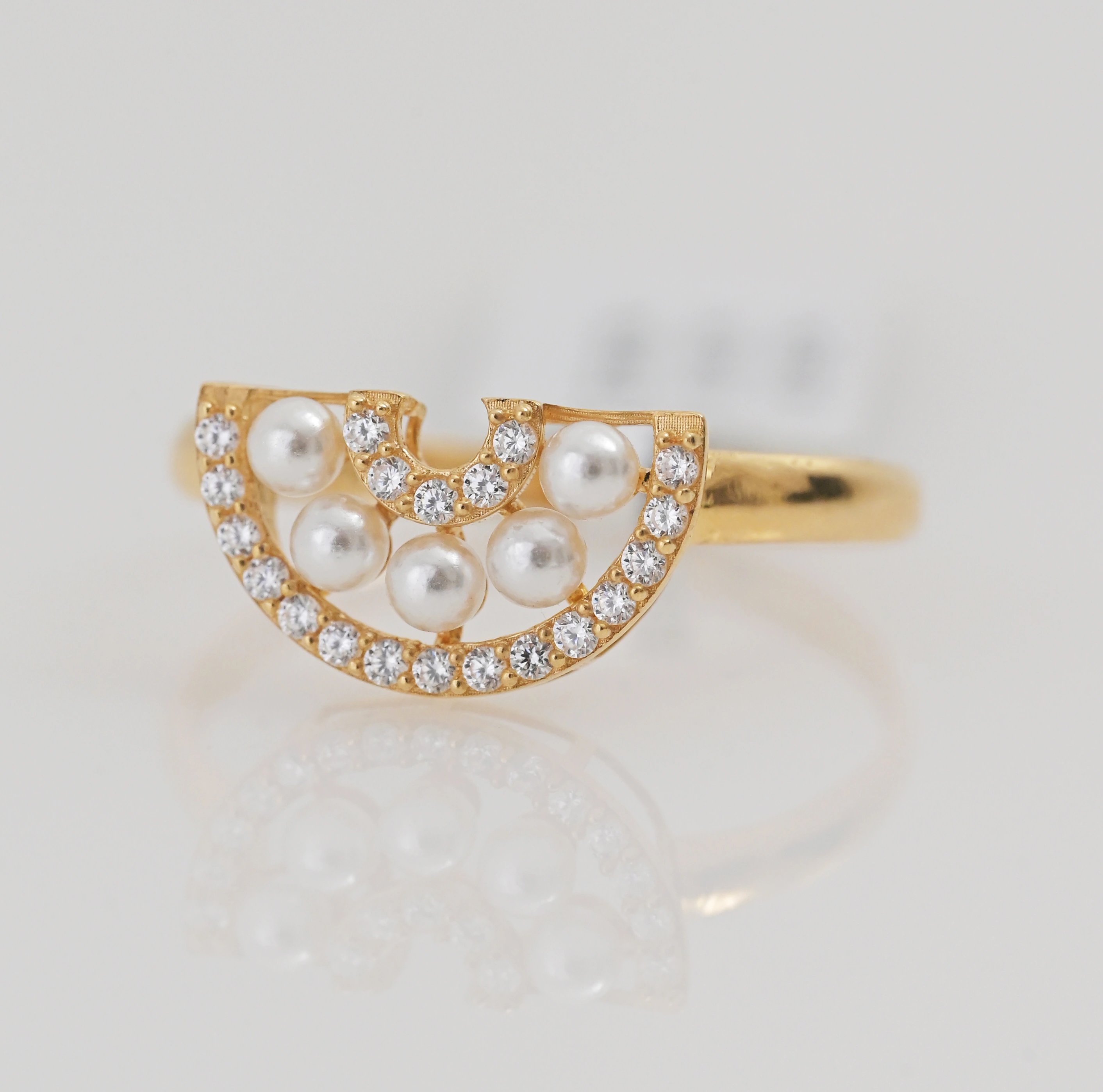 Gold ring "Hafmoon" 18 karat
