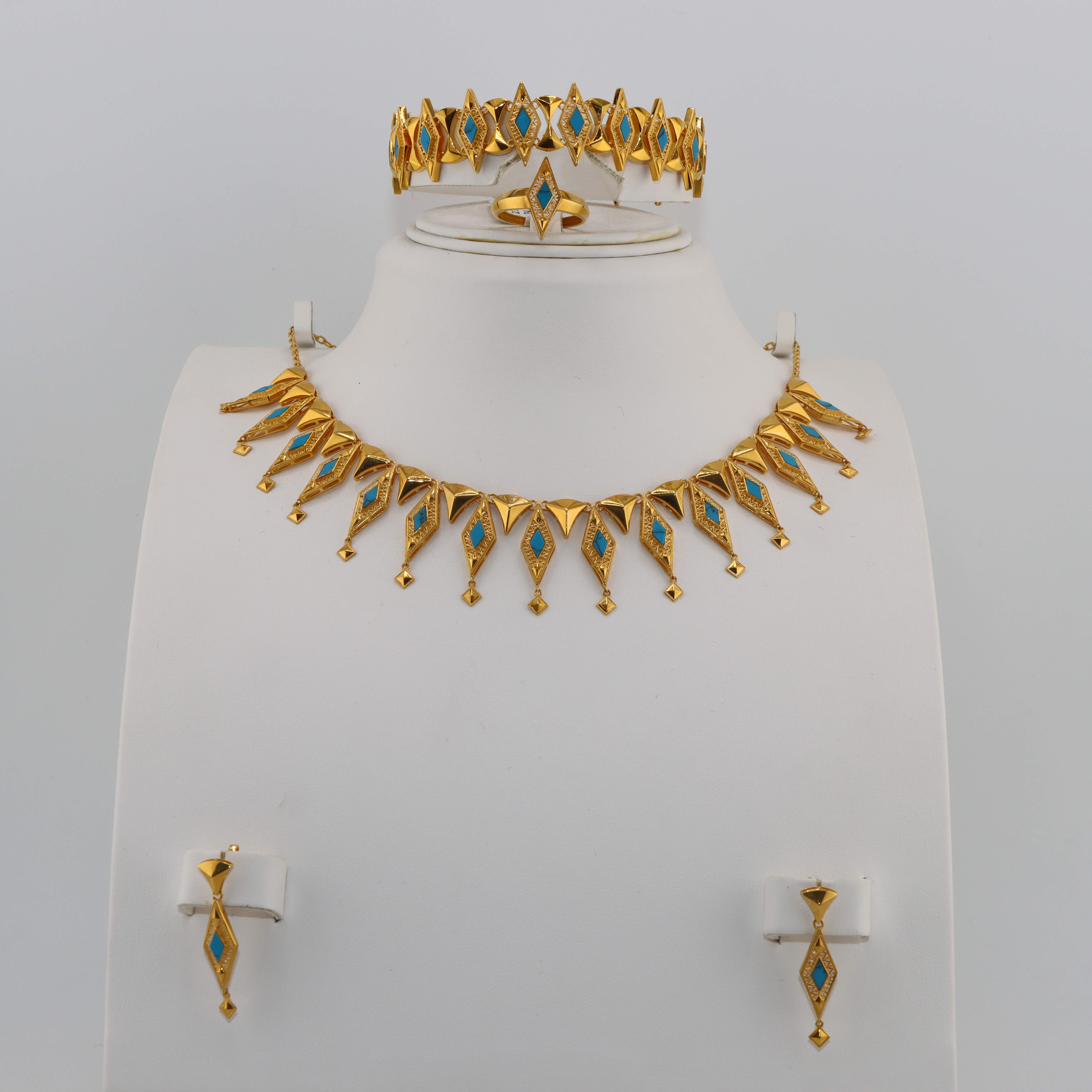 طقم ذهب عيار 21